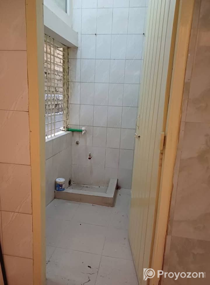 বাড়ি ভাড়া দেয়া হবে।