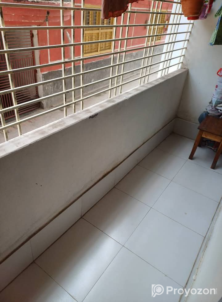 ৫তালা বিল্ডিং এর নিচ তলা ভাড়া হবে।