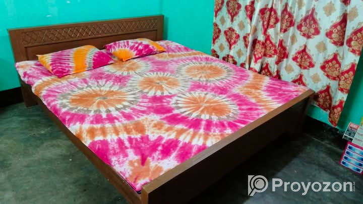 কিং সাইজ ৬/৭ সিল-কড়ই কাঠের খাট বিক্রয়  হবে।