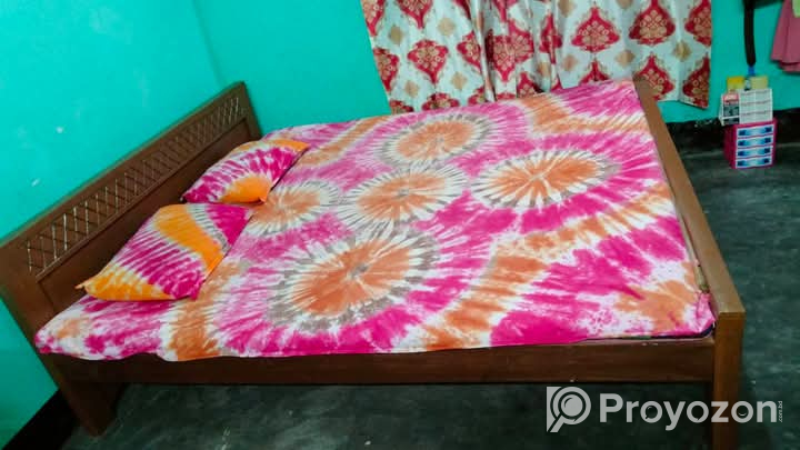 কিং সাইজ ৬/৭ সিল-কড়ই কাঠের খাট বিক্রয়  হবে।