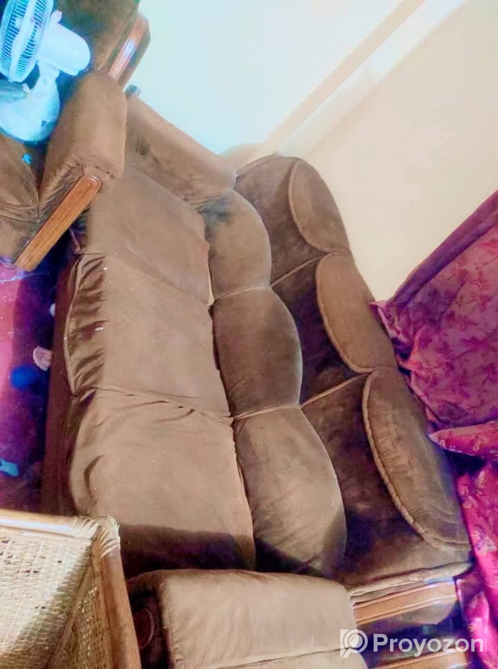 পুরাতন সোফা বিক্রি হয়