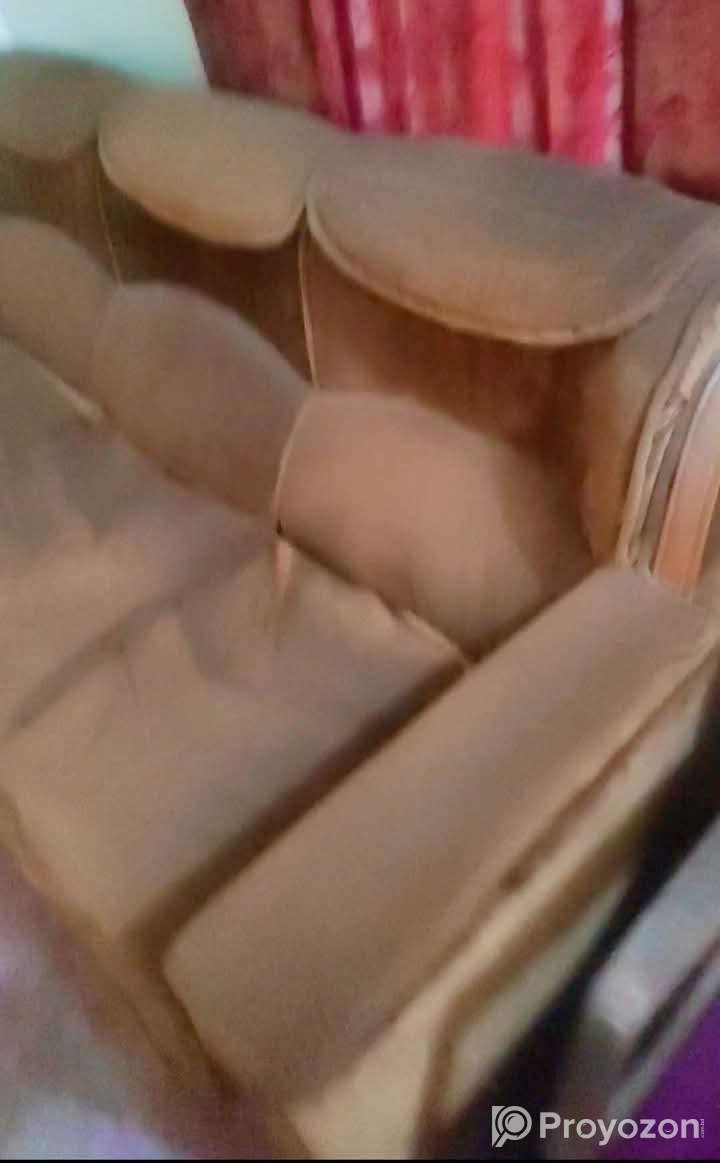 পুরাতন সোফা বিক্রি হয়