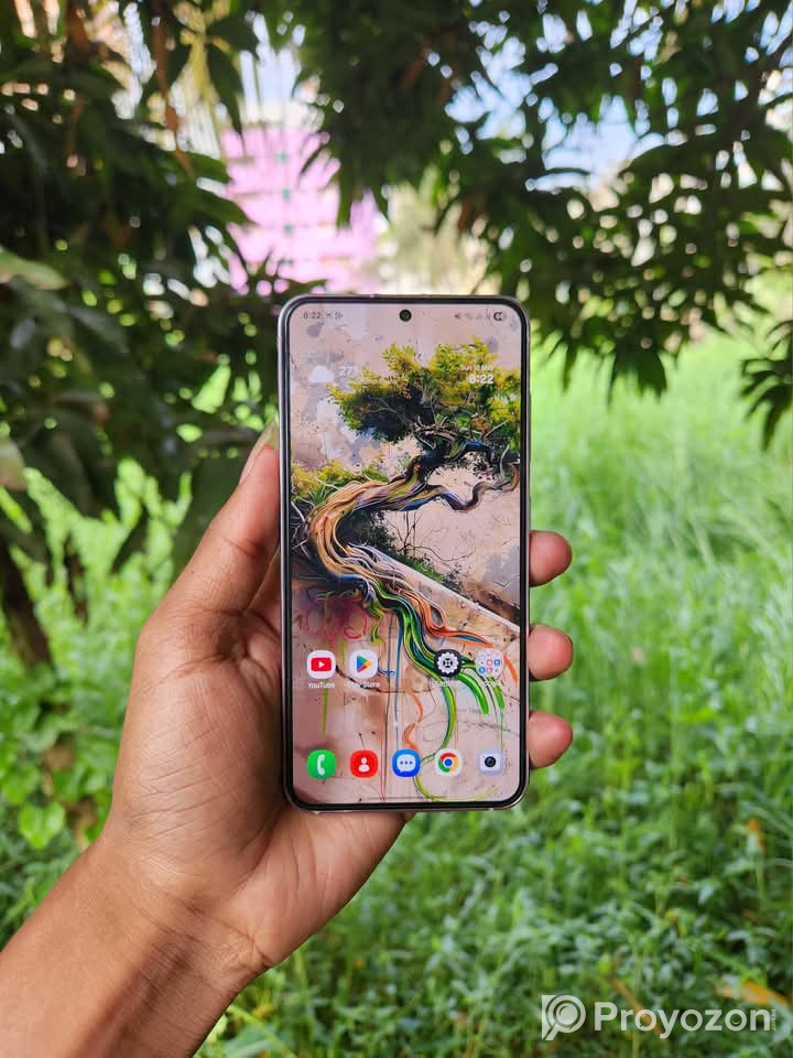 Samsung S23 Ram :8 GB Rom: 256 GB