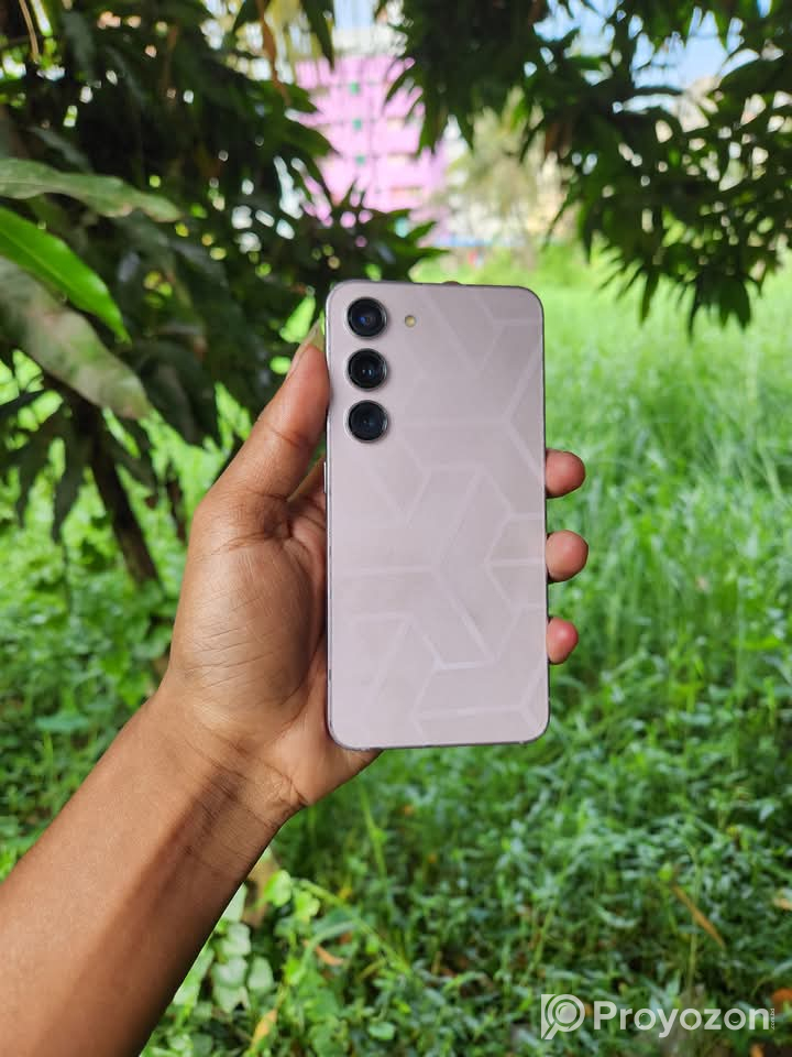 Samsung S23 Ram :8 GB Rom: 256 GB