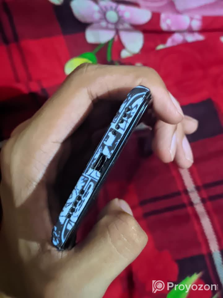 Redmi Note 4 Ram : 4 GB Rom : 64 GB