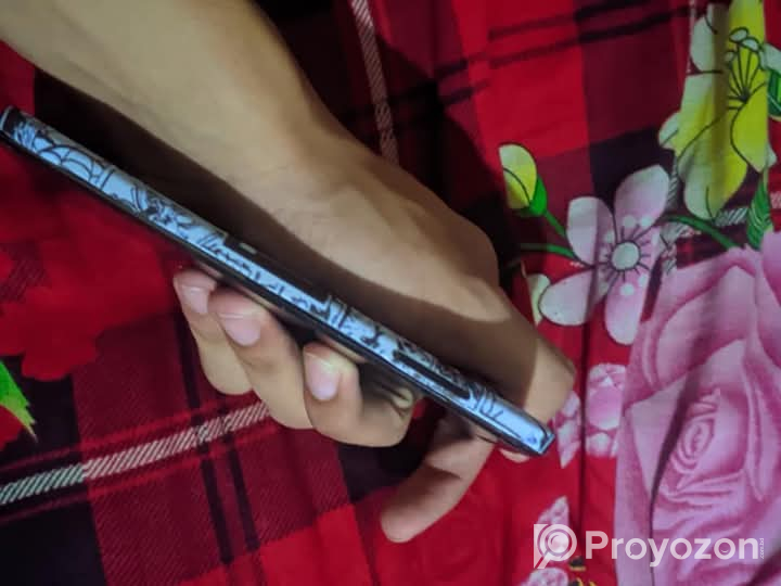 Redmi Note 4 Ram : 4 GB Rom : 64 GB