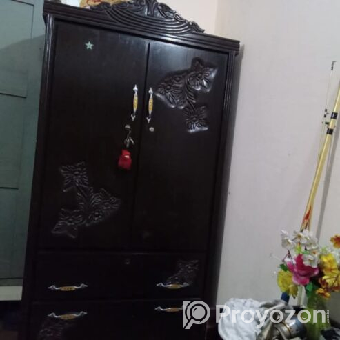 সেগুন কাঠের আলমারি