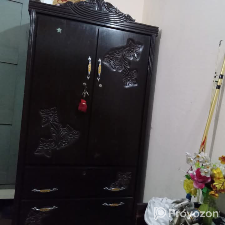 সেগুন কাঠের আলমারি