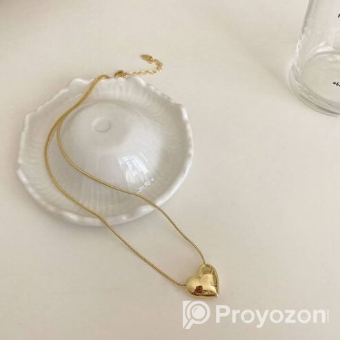 Smooth heart-shaped collarbone chain