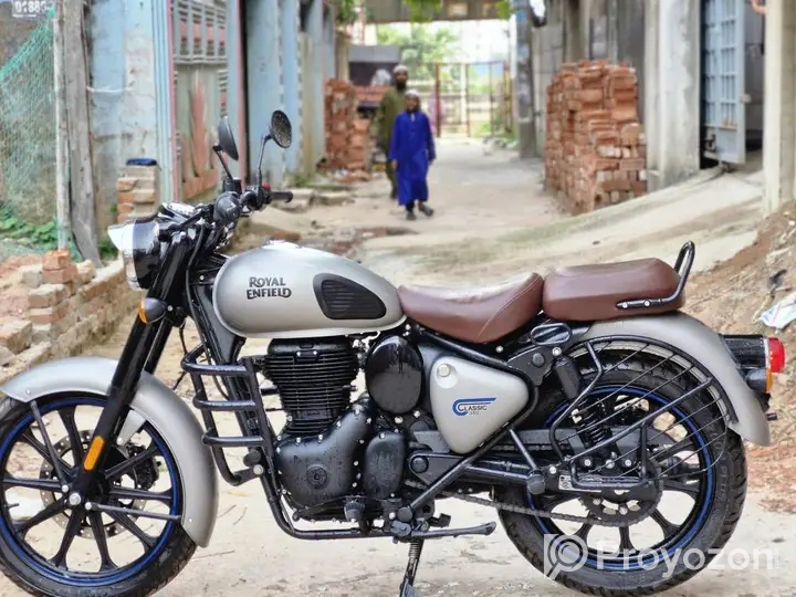 Royal Enfiled Classic ON TEST