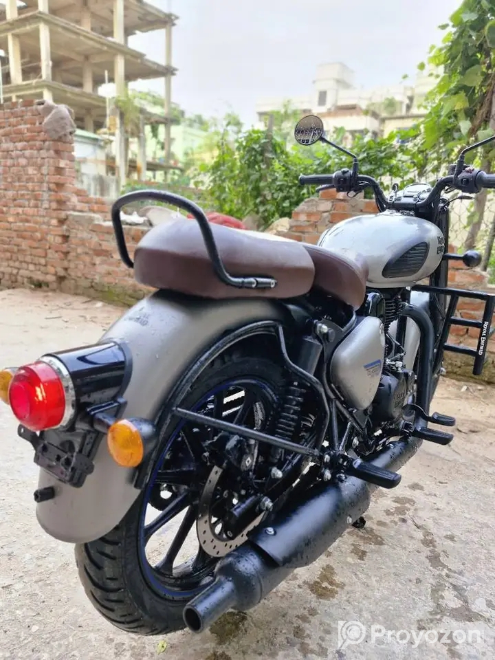 Royal Enfiled Classic ON TEST