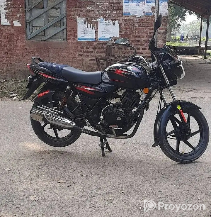 ডিসকভার ১৩৫ বাইক বিক্রি হবে