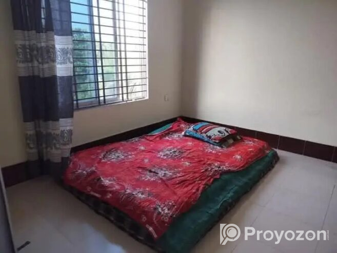 ৪ তলায় দুই রুমের ফ্ল্যাটে এক রুম ভাড়া হবে