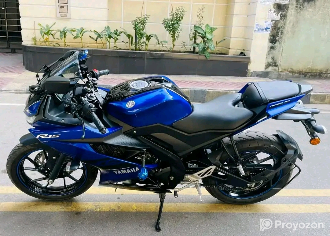 Yamaha R15 V3 for sell