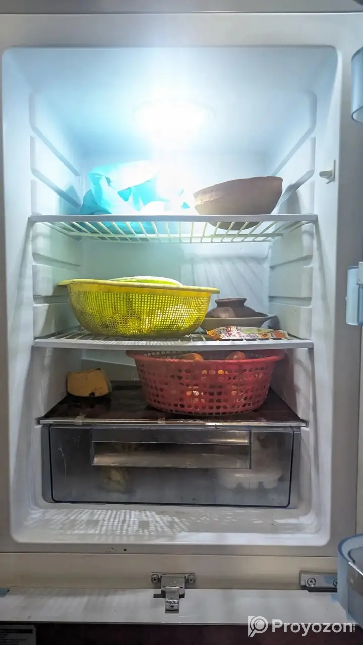 ২০৮লিটার ফ্রিজ বিক্রি করা হবে