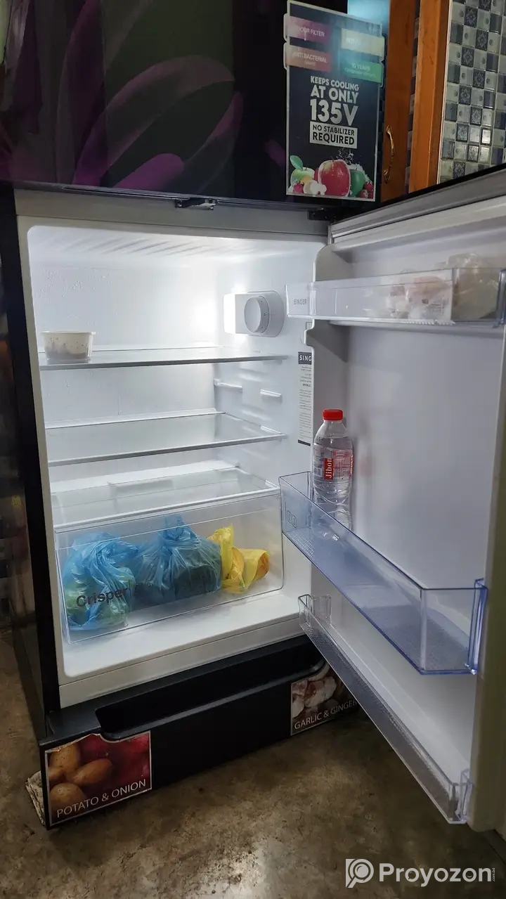 রানিং সিংগার ফ্রিজটি বিক্রি হবে ২৩০ লিটার।