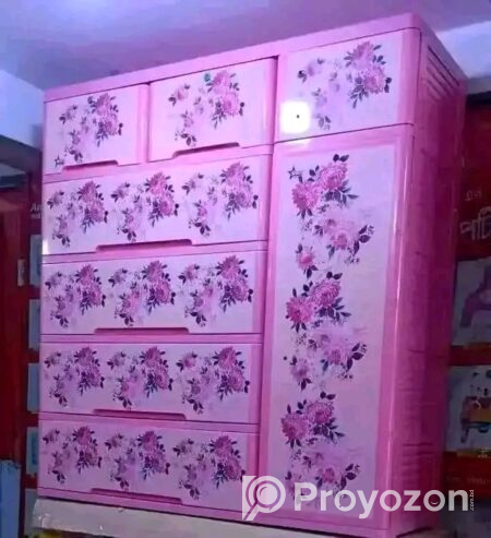 কালো কালারের ওয়ারড্রব বিক্রি করা হবে