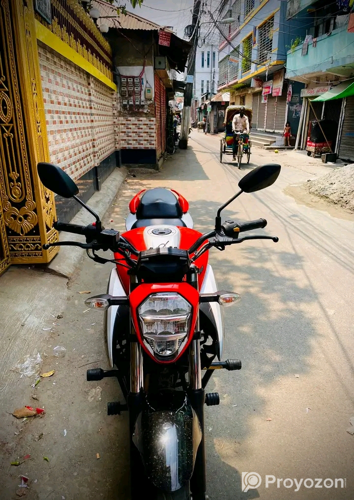 Suzuki Gixxar Sf Fi Abs v4 Orange silver for sell