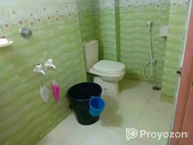 জেলা স্কুল মোড়ে ছাত্রী মেসে সিঙ্গেল সিট ভাড়া