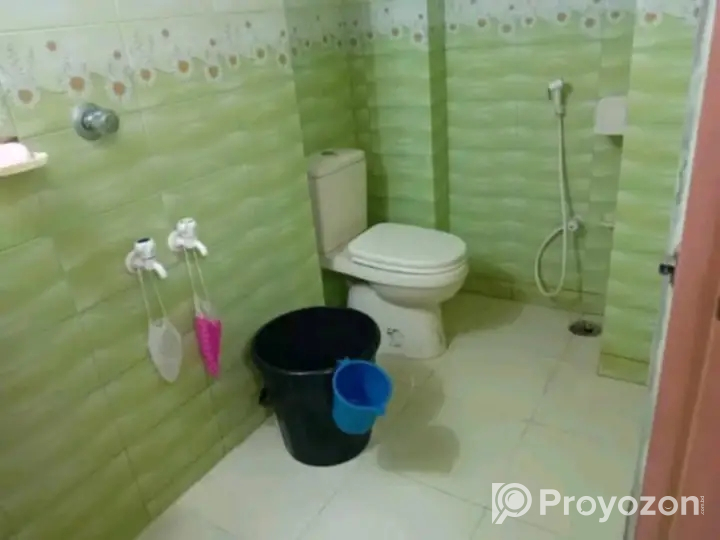 জেলা স্কুল মোড়ে ছাত্রী মেসে সিঙ্গেল সিট ভাড়া