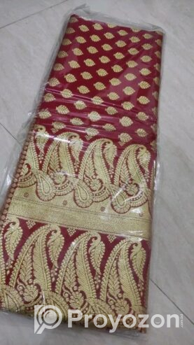 বেনারসি শাড়িটা সেল করতে চাচ্ছি
