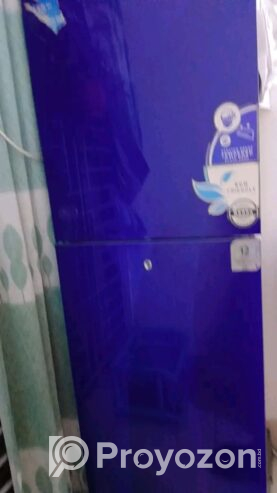 বিগ সাইজের ফ্রিজ সেল করতে চাই