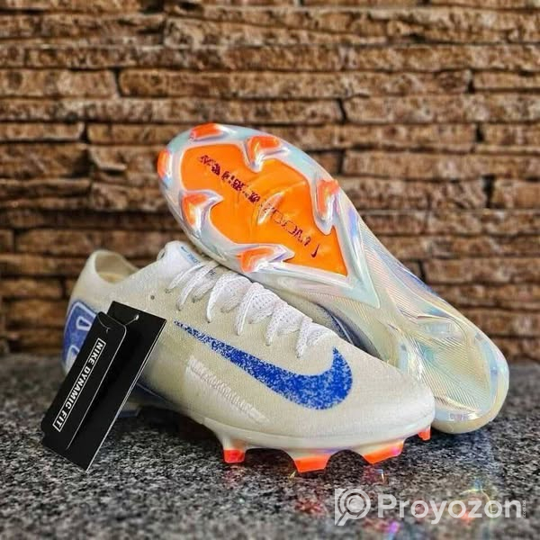 বুট . বিক্রি করা হবে