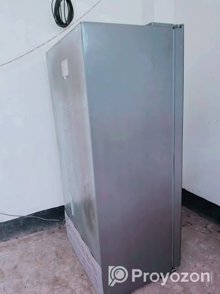 ফ্রিজটি বিক্রয় হবে.