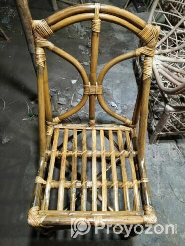 বেতের চেয়ার বিক্রি করা হবে.