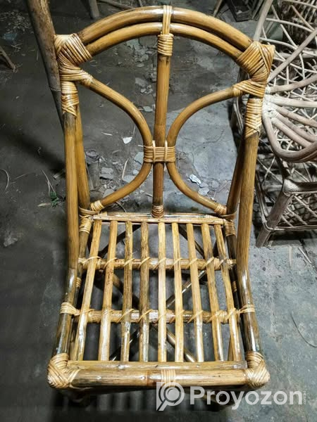 বেতের চেয়ার বিক্রি করা হবে.