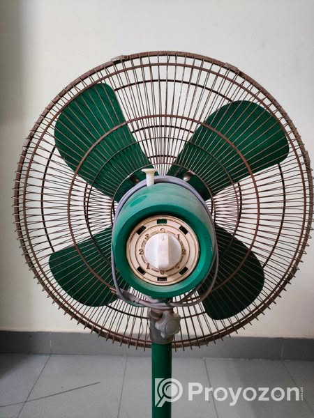 স্ট্যান্ড ফ্যান . বিক্রি করা হবে