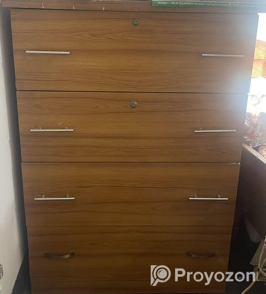 ওয়ারড্রব বিক্রি করা হবে.