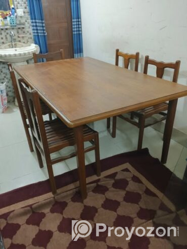 ডাইনিং টেবিল সেট বিক্রি করা হবে.