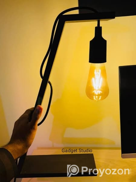 আধুনিক ডিজাইনের টেবিল ল্যাম্প . বিক্রি করা হবে