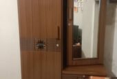 ড্রেসিং টেবিলের বিক্রি করা হবে
