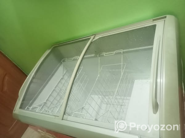 ৩৫০ লিটার রানিং আইসক্রিম ডিপ ফ্রিজ বিক্রি করা হবে