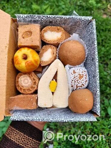 ১২ আইটেমের স্পেশাল নাটোর সন্দেশ কম্বো