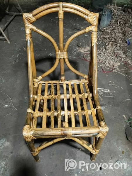 বেতের চেয়ার বিক্রি করা হবে.