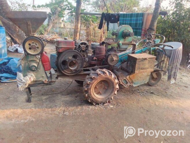 Power tiller machine