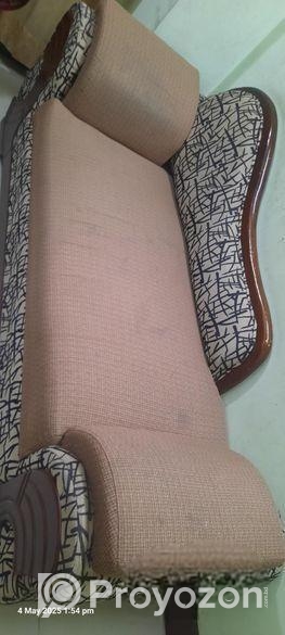 ১ টি ডিভান সোফা বিক্রি হইবে।