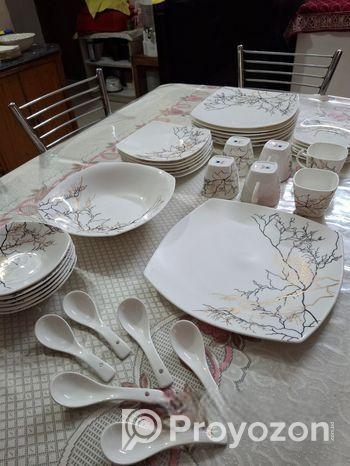 Dinner set