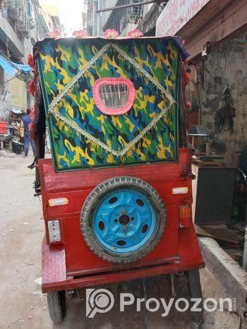 একটি পুরাতন ব্যাটারি চালিত অটো রিক্সা বিক্রি হবে