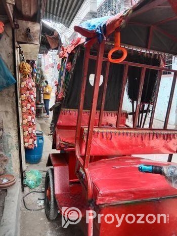 একটি পুরাতন ব্যাটারি চালিত অটো রিক্সা বিক্রি হবে