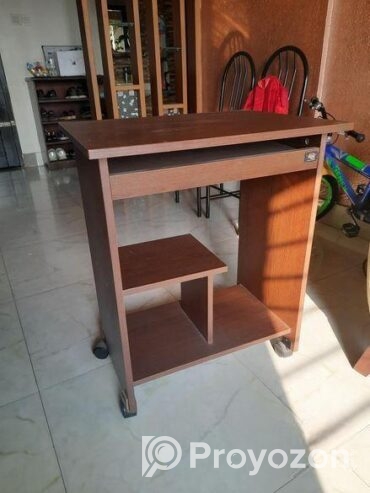 Computer table