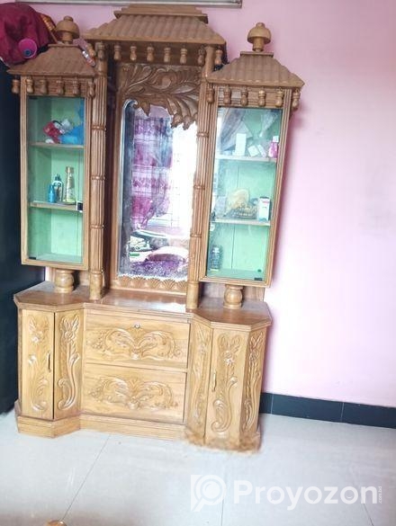 ড্রেসিং টেবিল