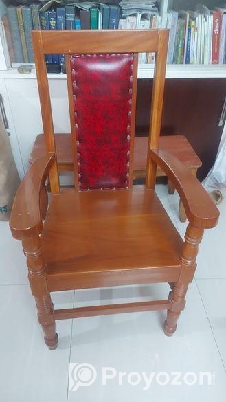 কাঠের চেয়ার দুইটা বিক্রি হবে