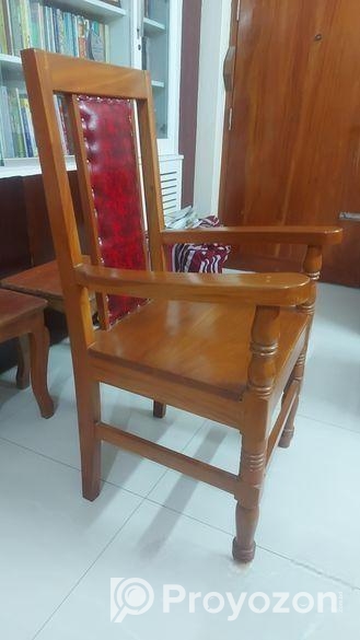 কাঠের চেয়ার দুইটা বিক্রি হবে