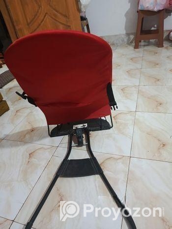 একটি বেবি বাউন্সার বিক্রি করা হবে।