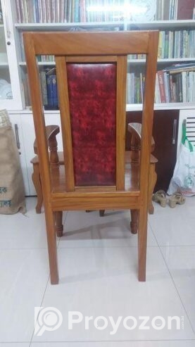 কাঠের চেয়ার দুইটা বিক্রি হবে