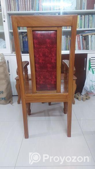 কাঠের চেয়ার দুইটা বিক্রি হবে